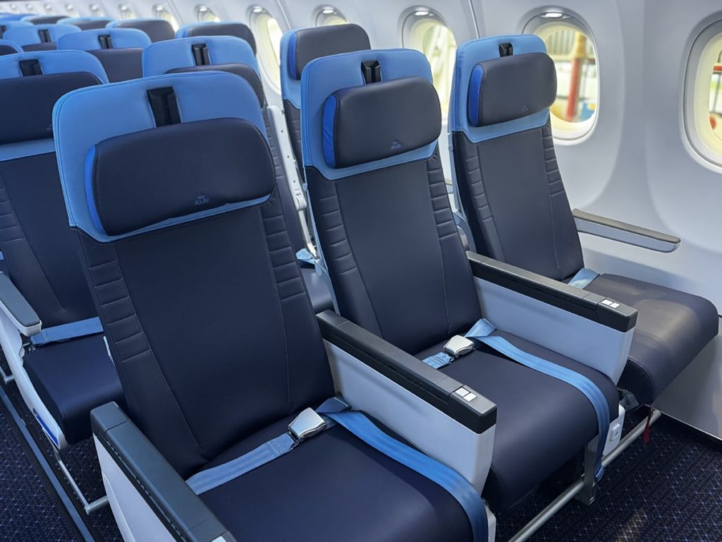 Cabine eerste Airbus A321neo van KLM