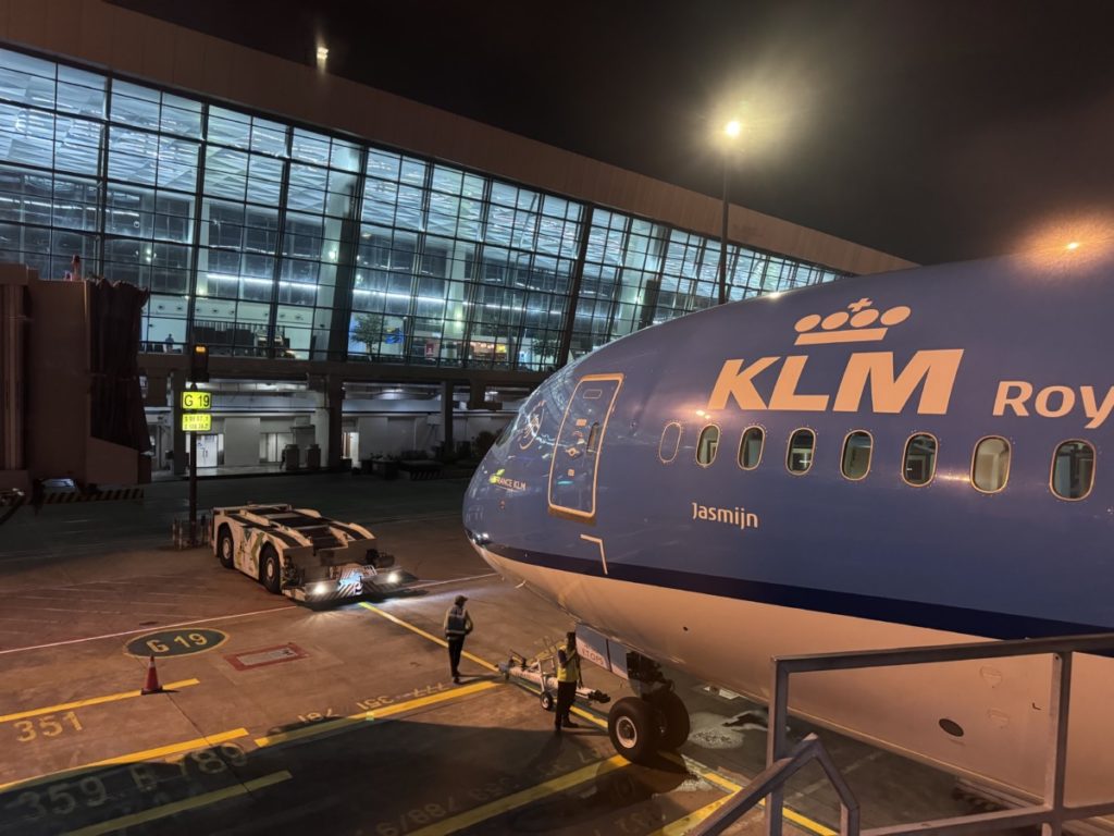 Review: KLM Business Class |  Jakarta - Kuala Lumpur | Boeing 787-9 - Fifth Freedom Flight