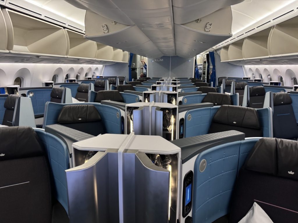 Review: KLM Business Class | Jakarta - Kuala Lumpur | Boeing 787-9 - Fifth Freedom Flight