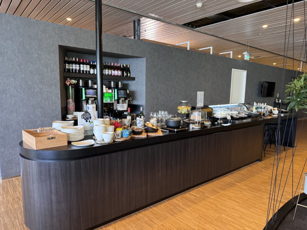 Privium Express Lounge - after security, lounge 28 1