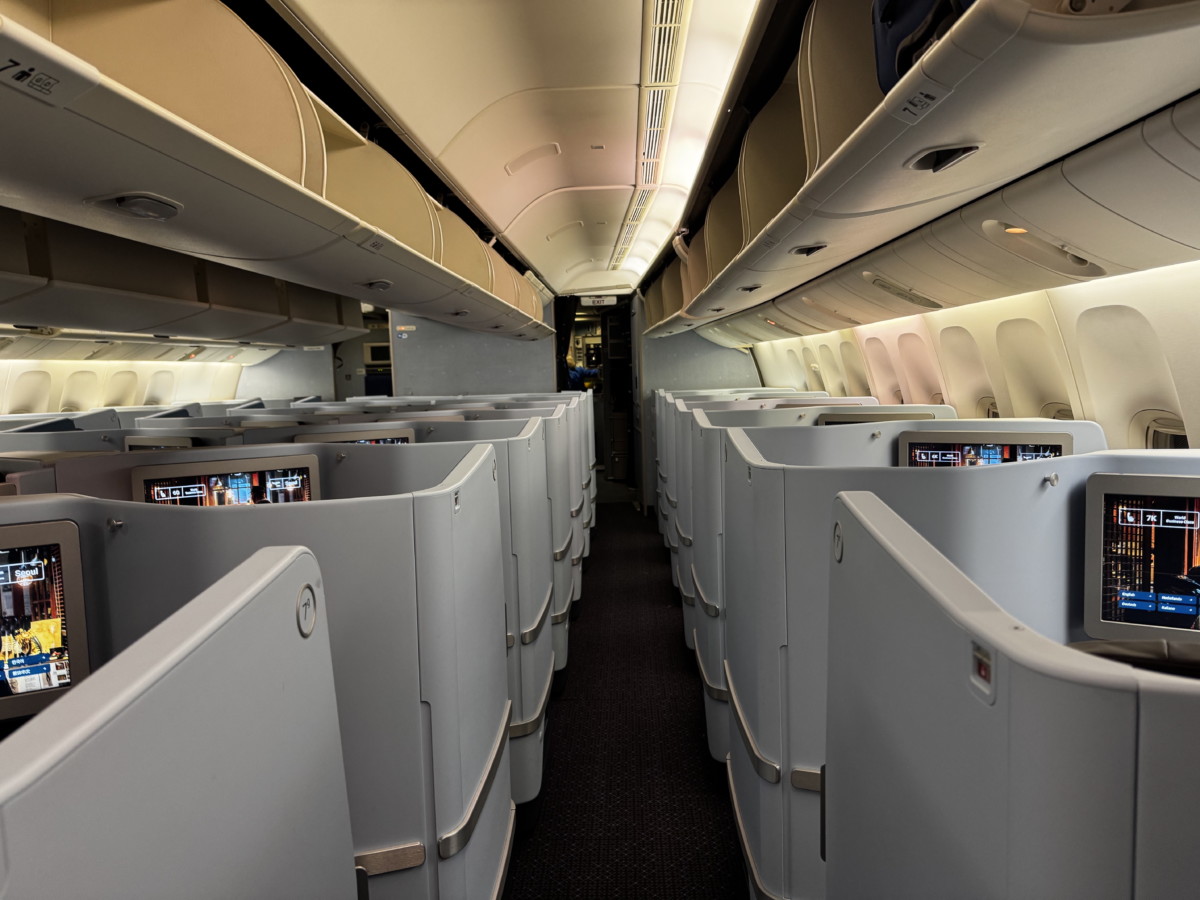 klm b777 200 business class