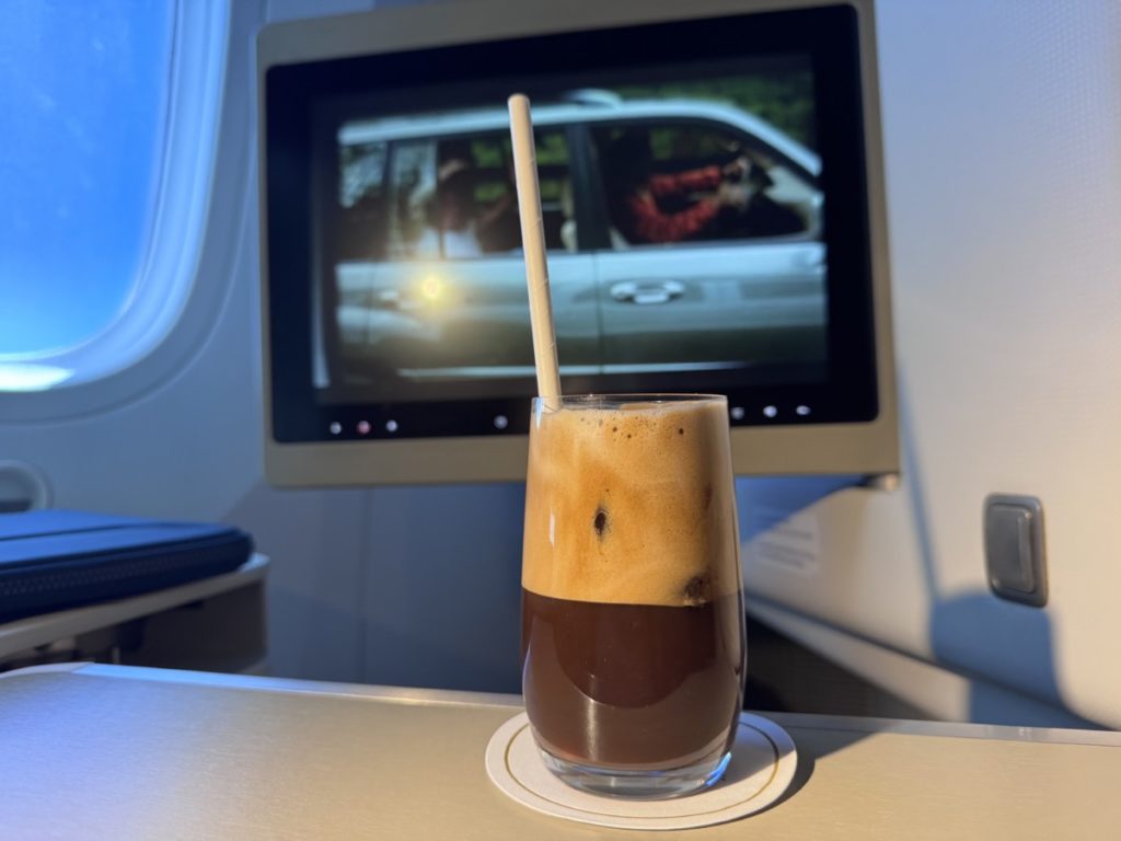 Vietnam Airlines Boeing 787-9 Business Class IFE scherm Met Vietnamese koffie