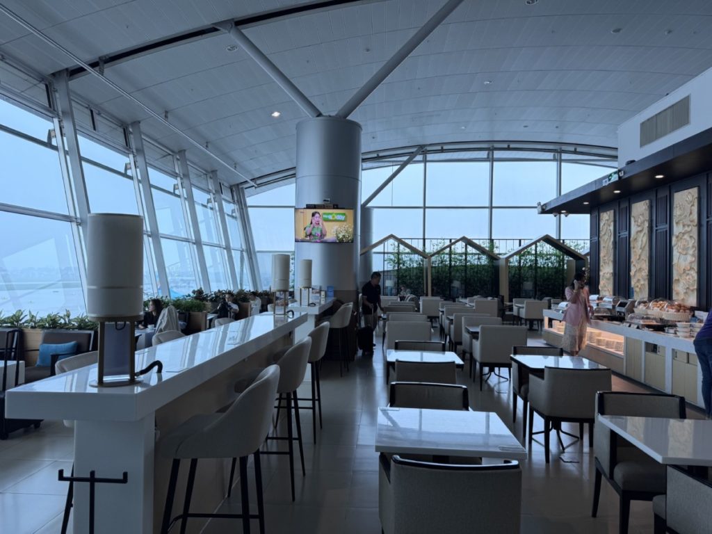 Review Vietnam Airlines Lotus Lounge 1 | Ho Chi Minh Stad