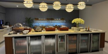 Buffet van de Moonimaa Lounge op MLE Airport