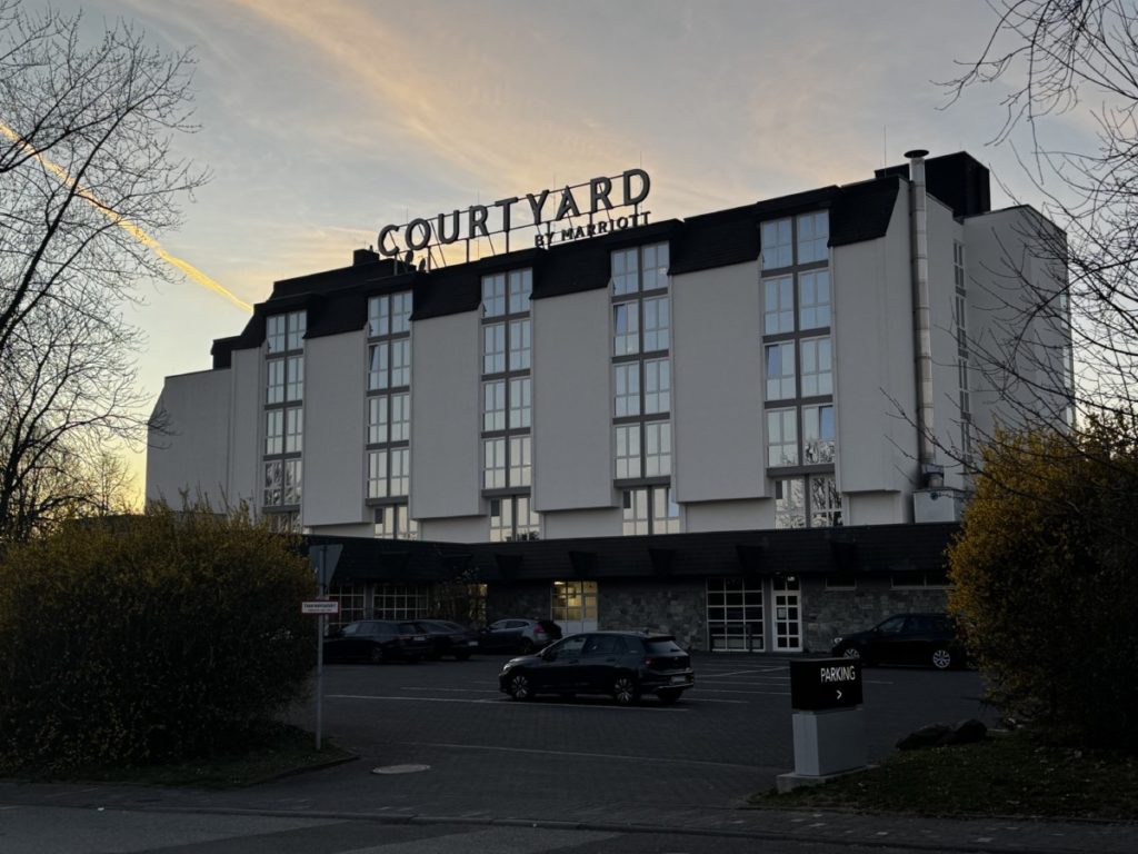 Parkeerplaats Courtyard Wiesbaden-Nordenstadt