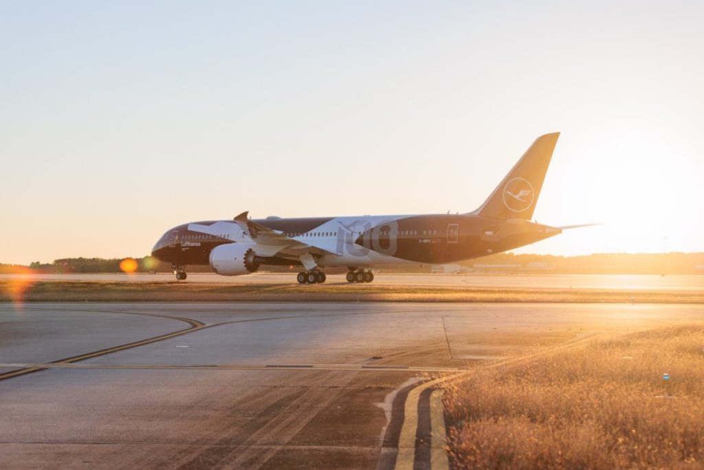 Lufthansa Boeing 787-9 Dreamliner Anniversary livery